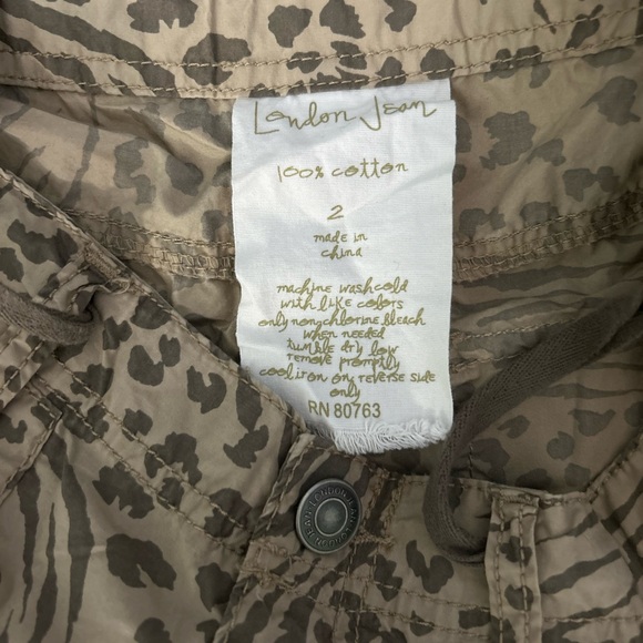 London Jean Cotton Cargo Style Capris 2 - Picture 4 of 16